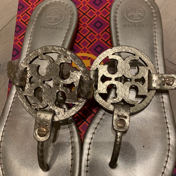 Rose gold Tory Burch Miller sandals - Picture 5 of 6